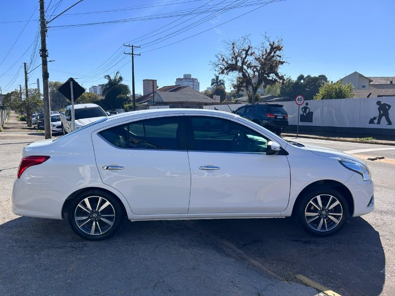 NISSAN VERSA SL 1.6 16V FLEXSTART 4P AUT. 2018/2018 LS MULTIMARCAS VENÂNCIO AIRES / Carros no Vale
