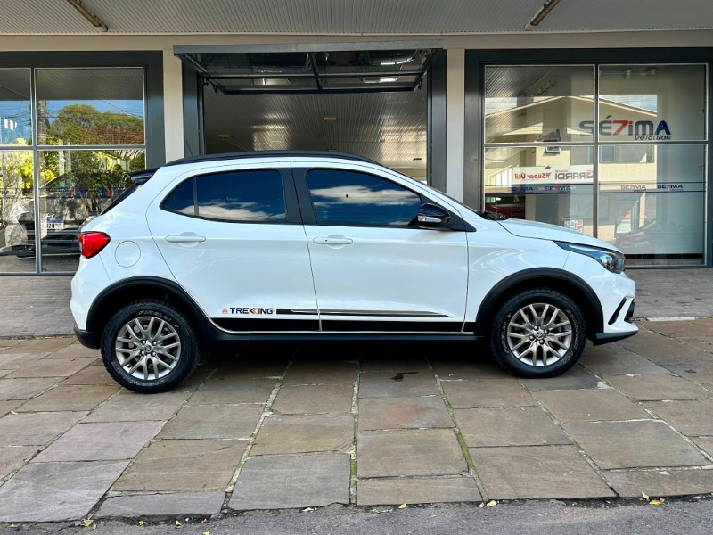 FIAT ARGO TREKKING 1.8 AT6 FLEX 4P 2020/2020 SÉTIMA VEÍCULOS GUAPORÉ / Carros no Vale