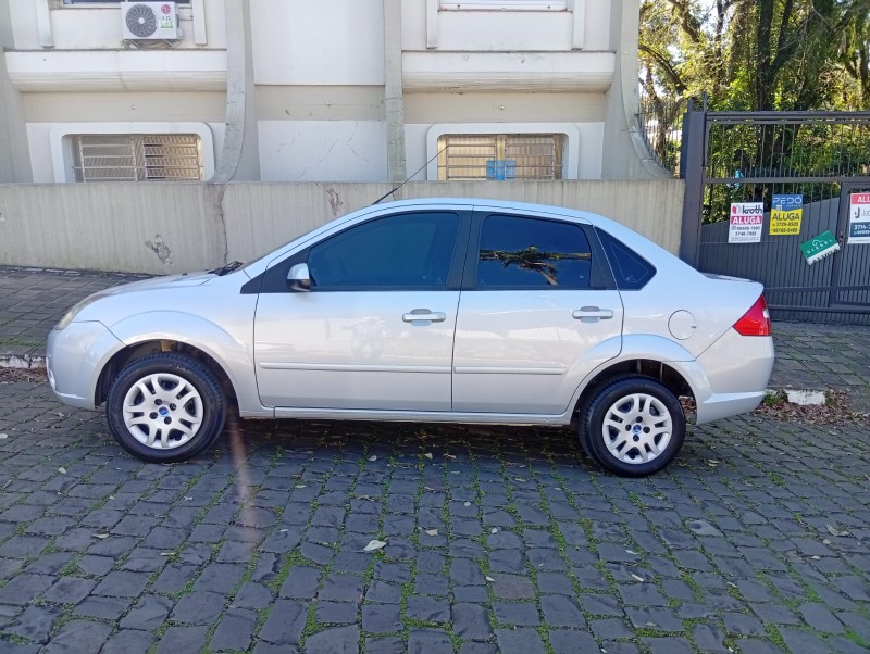 FORD FIESTA SEDAN / COMPLETO - 2009