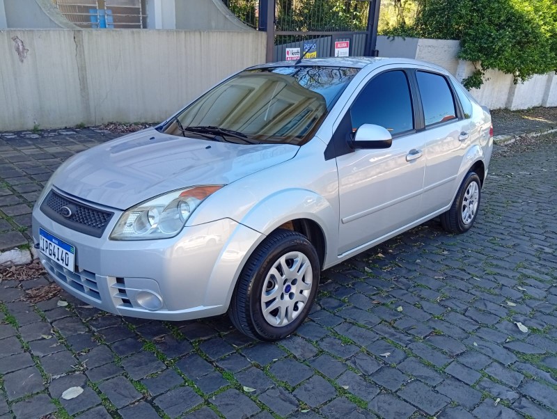 FIESTA SEDAN / COMPLETO
