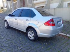 FORD FIESTA SEDAN / COMPLETO 2008/2009 ALTERNATIVA VEÍCULOS LAJEADO / Carros no Vale