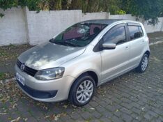 VOLKSWAGEN FOX 1.6 GII 2013/2014 ALTERNATIVA VEÍCULOS LAJEADO / Carros no Vale
