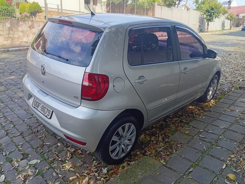 VOLKSWAGEN FOX 1.6 GII 2013/2014 ALTERNATIVA VEÍCULOS LAJEADO / Carros no Vale