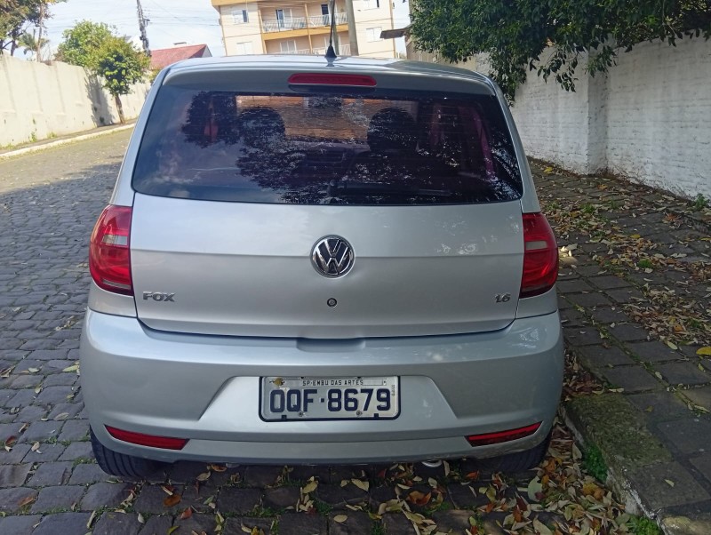 VOLKSWAGEN FOX 1.6 GII 2013/2014 ALTERNATIVA VEÍCULOS LAJEADO / Carros no Vale