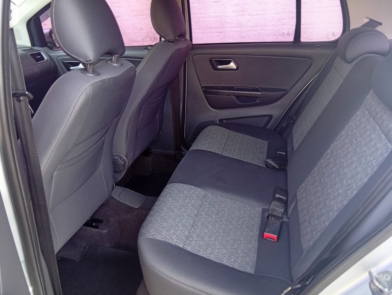 VOLKSWAGEN FOX 1.6 GII 2013/2014 ALTERNATIVA VEÍCULOS LAJEADO / Carros no Vale