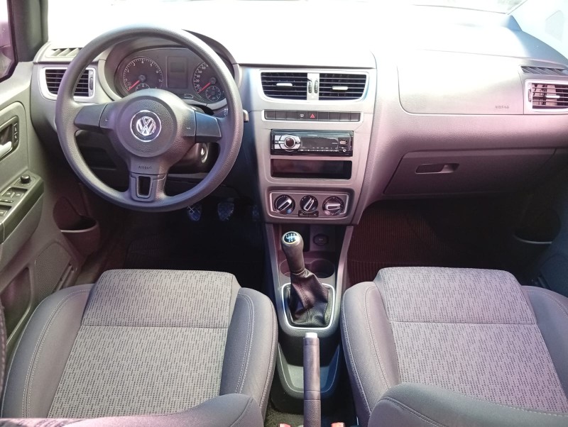 VOLKSWAGEN FOX 1.6 GII 2013/2014 ALTERNATIVA VEÍCULOS LAJEADO / Carros no Vale