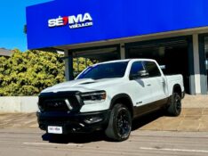 DODGE RAM 5.7 1500 HEMI 4X4 V8 2022/2022 SÉTIMA VEÍCULOS GUAPORÉ / Carros no Vale