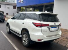 TOYOTA HILUX SW4 SRX 2.8 2022/2022 SÉTIMA VEÍCULOS GUAPORÉ / Carros no Vale