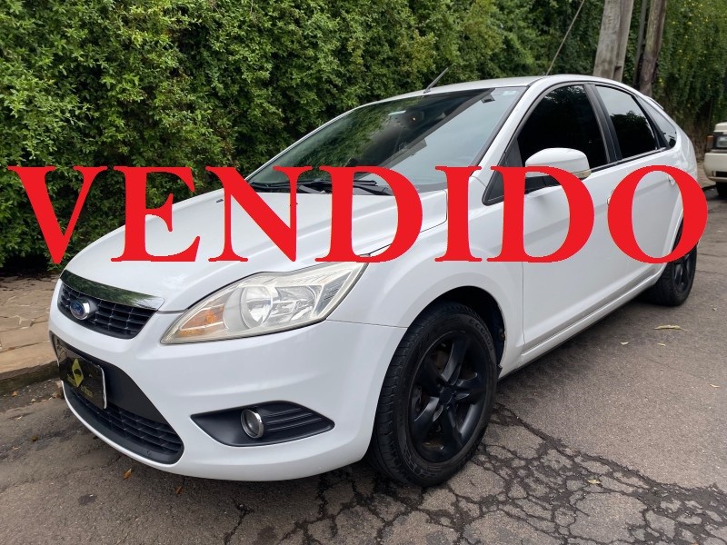 FORD FOCUS 1.6 8V FLEX 4P MANUAL 2011/2012 ESTAÇÃO DO CARRO ESTRELA / Carros no Vale