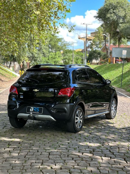 CHEVROLET ONIX HATCH ACTIV 1.4 8V FLEX 5P MEC. 2017/2017 BRS VEÍCULOS BOM RETIRO DO SUL / Carros no Vale
