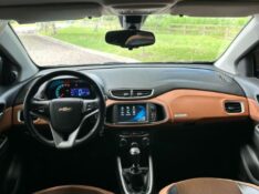 CHEVROLET ONIX HATCH ACTIV 1.4 8V FLEX 5P MEC. 2017/2017 BRS VEÍCULOS BOM RETIRO DO SUL / Carros no Vale