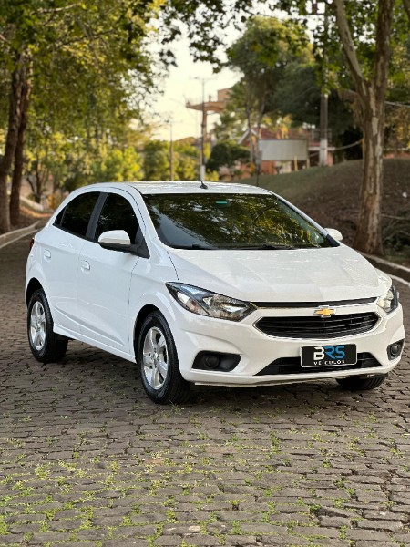 CHEVROLET ONIX HATCH LT 1.4 8V FLEXPOWER 5P MEC. 2019/2019 BRS VEÍCULOS BOM RETIRO DO SUL / Carros no Vale