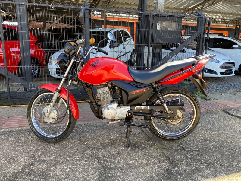 HONDA MOTOS CG 125 FAN KS 2010/2011 AR MULTIMARCAS VENÂNCIO AIRES / Carros no Vale