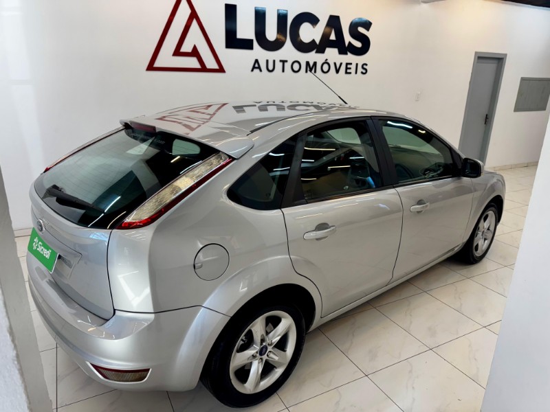 FORD FOCUS GLX 1.6 2013/2013 LUCAS AUTOMÓVEIS BOM RETIRO DO SUL / Carros no Vale