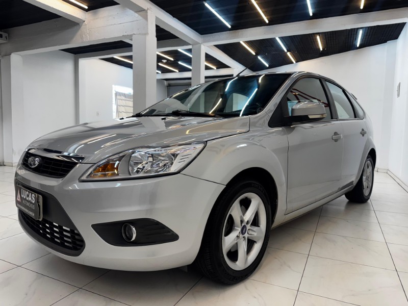 FORD FOCUS GLX 1.6 2013/2013 LUCAS AUTOMÓVEIS BOM RETIRO DO SUL / Carros no Vale
