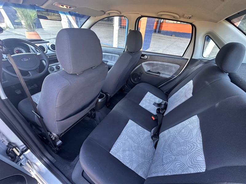 FORD FIESTA CLASS 1.6 /2010 MENEGHINI VEÍCULOS ARROIO DO MEIO / Carros no Vale