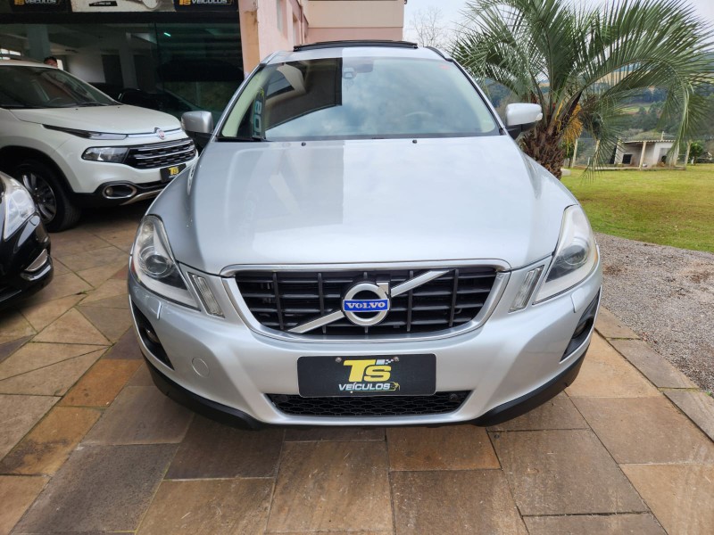 VOLVO XC 60 3.0 AWD 2009/2010 TS VEÍCULOS ANTA GORDA / Carros no Vale