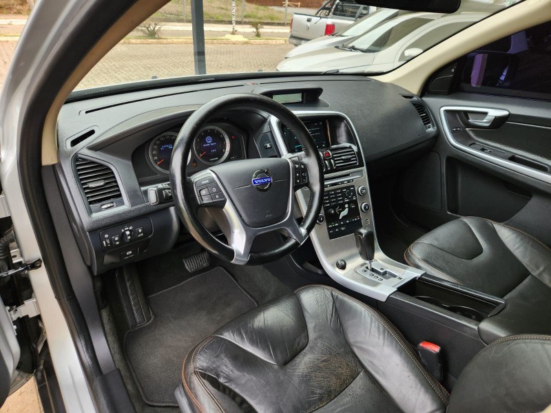 VOLVO XC 60 3.0 AWD 2009/2010 TS VEÍCULOS ANTA GORDA / Carros no Vale
