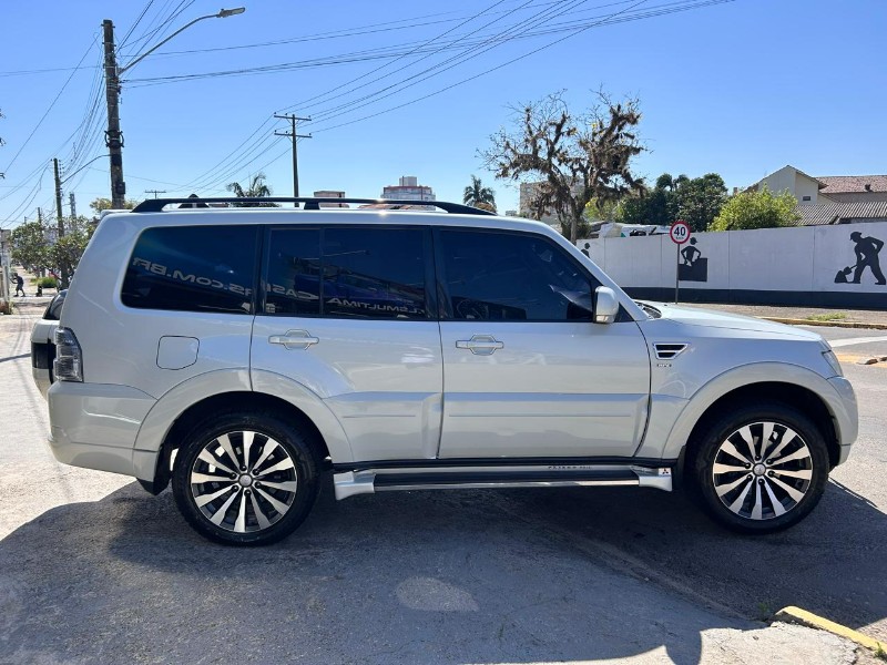 MITSUBISHI PAJERO HPE FULL 3.2 4X4 T.I.DIES 5P AUT 2016/2016 LS MULTIMARCAS VENÂNCIO AIRES / Carros no Vale