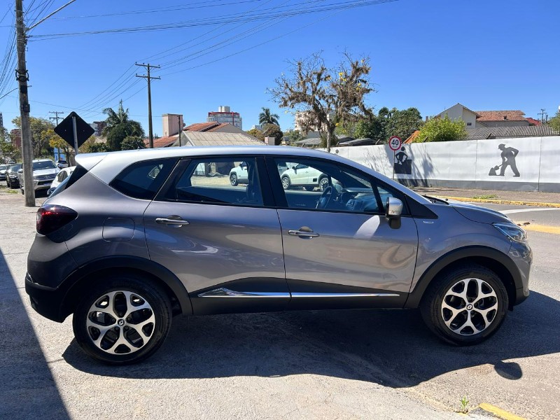 RENAULT CAPTUR INTENSE BOSE 1.6 2021/2021 LS MULTIMARCAS VENÂNCIO AIRES / Carros no Vale