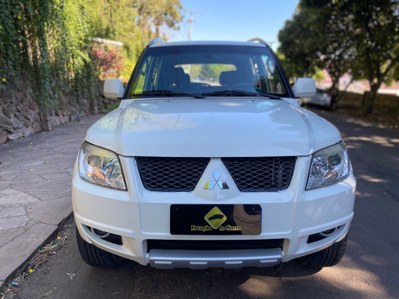 MITSUBISHI PAJERO TR-4 2.0 4X4 2010/2010 ESTAÇÃO DO CARRO ESTRELA / Carros no Vale