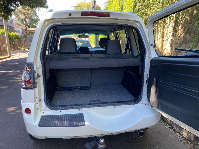 MITSUBISHI PAJERO TR-4 2.0 4X4 2010/2010 ESTAÇÃO DO CARRO ESTRELA / Carros no Vale