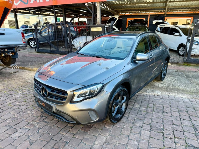MERCEDES-BENZ GLA 200 ADVANCE 1.6 TB 16V FLEX 2018/2018 AR MULTIMARCAS VENÂNCIO AIRES / Carros no Vale