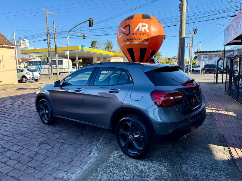 MERCEDES-BENZ GLA 200 ADVANCE 1.6 TB 16V FLEX 2018/2018 AR MULTIMARCAS VENÂNCIO AIRES / Carros no Vale