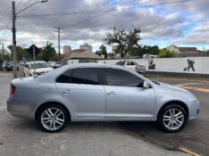 VOLKSWAGEN JETTA 2.5 I 20V 170CV GASOLINA 4P TIPTRONIC 2009/2009 LS MULTIMARCAS VENÂNCIO AIRES / Carros no Vale