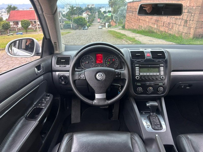 VOLKSWAGEN JETTA 2.5 I 20V 170CV GASOLINA 4P TIPTRONIC 2009/2009 LS MULTIMARCAS VENÂNCIO AIRES / Carros no Vale