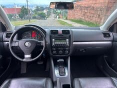 VOLKSWAGEN JETTA 2.5 I 20V 170CV GASOLINA 4P TIPTRONIC 2009/2009 LS MULTIMARCAS VENÂNCIO AIRES / Carros no Vale