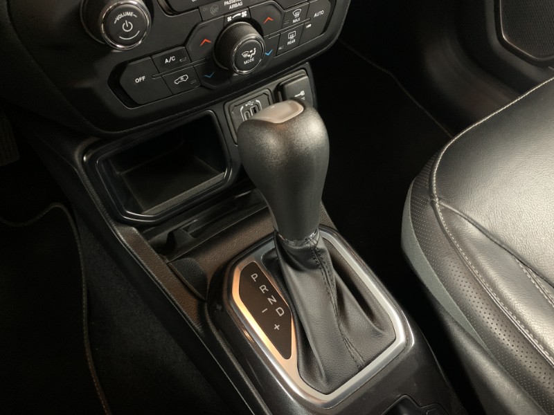 JEEP RENEGADE 1.3 LONGITUDE T270 TURBO 2022/2022 DUARTE VEÍCULOS PORTO ALEGRE / Carros no Vale