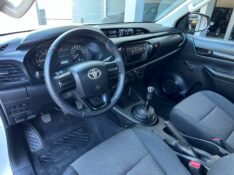 TOYOTA HILUX 2.8 4X4 CS 16V TURBO 2016/2017 SÉTIMA VEÍCULOS GUAPORÉ / Carros no Vale