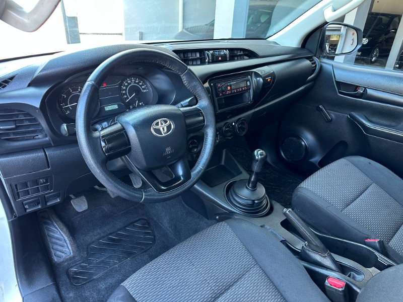 TOYOTA HILUX 2.8 4X4 CS 16V TURBO 2016/2017 SÉTIMA VEÍCULOS GUAPORÉ / Carros no Vale
