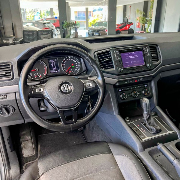VOLKSWAGEN AMAROK 2.0 4X4 TDI COMFORTILINE CD 2019/2019 JOÃO CARROS MULTIMARCAS GUAPORÉ / Carros no Vale