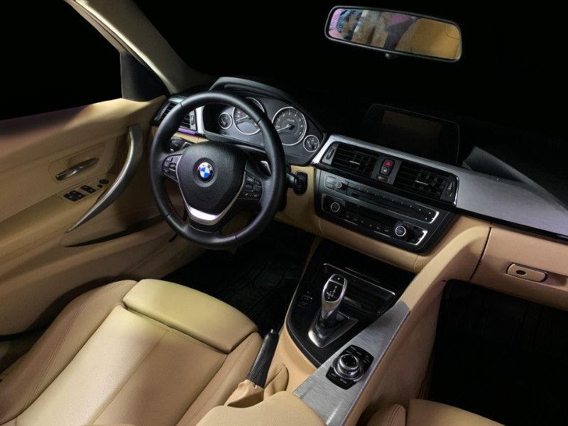 BMW 328i 2.0 SPORT GP 16V ACTIVEFLEX 4P AUTOMÁTICO 2015/2015 DUARTE VEÍCULOS PORTO ALEGRE / Carros no Vale
