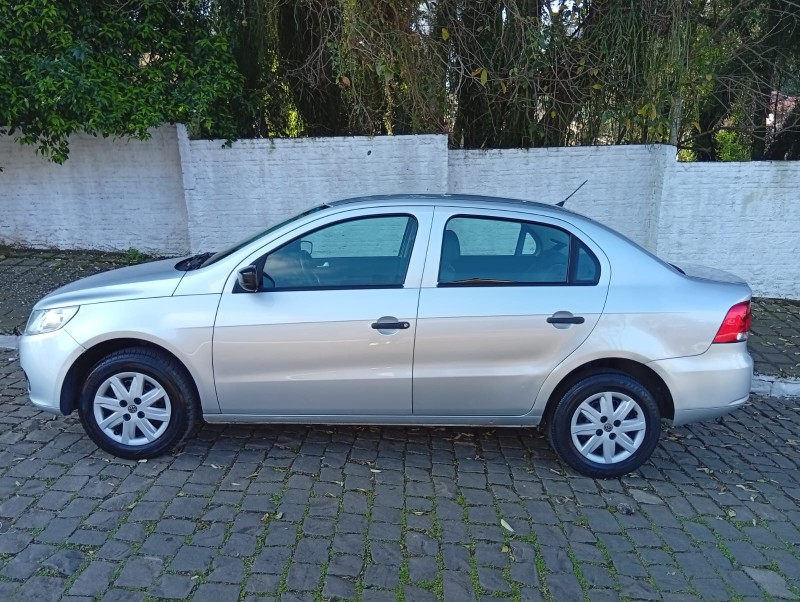 VOLKSWAGEN VOYAGE 1.0 CITY 2009/2010 ALTERNATIVA VEÍCULOS LAJEADO / Carros no Vale