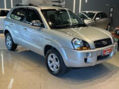 HYUNDAI TUCSON GL 2.0 16V MEC. 2011/2012 JM AUTOMÓVEIS VENÂNCIO AIRES / Carros no Vale