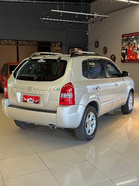 HYUNDAI TUCSON GL 2.0 16V MEC. 2011/2012 JM AUTOMÓVEIS VENÂNCIO AIRES / Carros no Vale