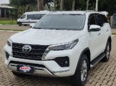 TOYOTA HILUX 2.8 SRX 4X4 CD 16V DIESEL 4P AUTOMÁTICO 2023/2024 NEURI VEÍCULOS LAJEADO / Carros no Vale
