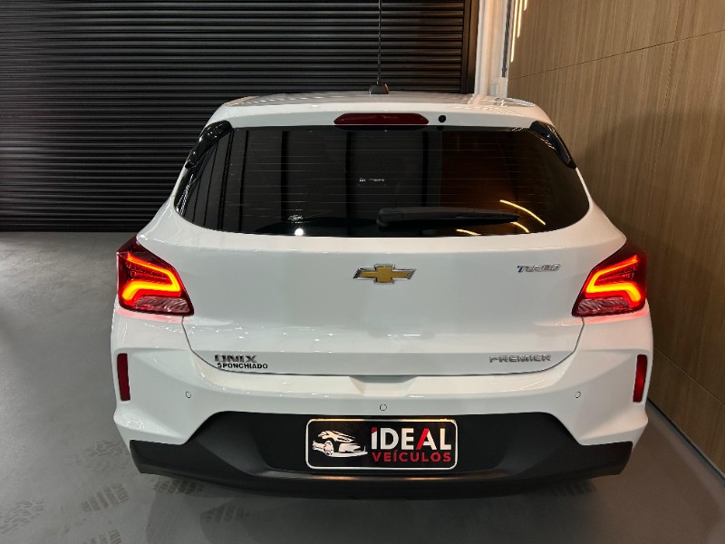 CHEVROLET ONIX PREMIER 1.0 TURBO /2024 IDEAL VEÍCULOS LAJEADO / Carros no Vale