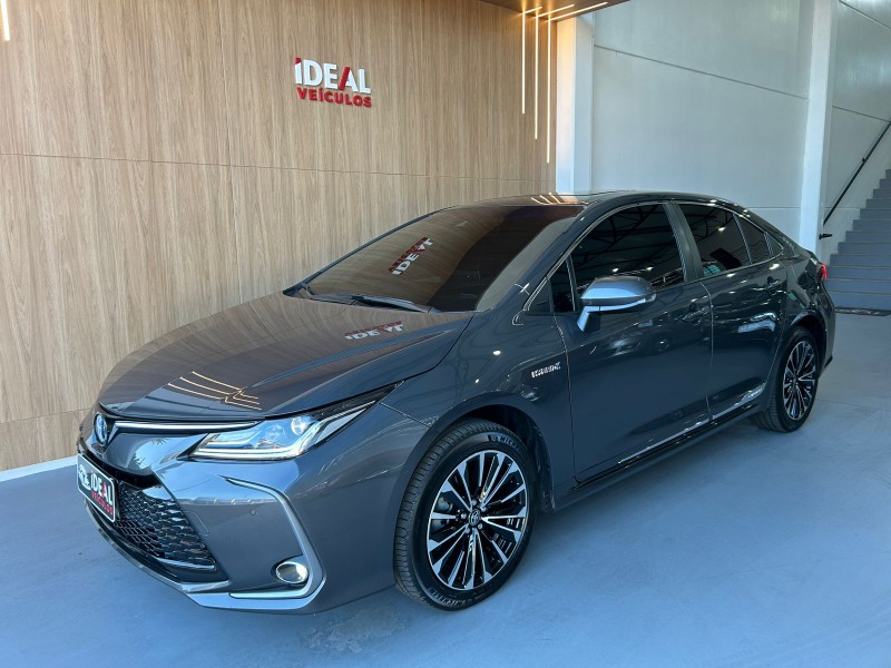 TOYOTA COROLLA ALTIS PREM HYBRID 1.8 /2024 IDEAL VEÍCULOS LAJEADO / Carros no Vale