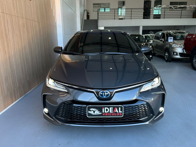 TOYOTA COROLLA ALTIS PREM HYBRID 1.8 /2024 IDEAL VEÍCULOS LAJEADO / Carros no Vale