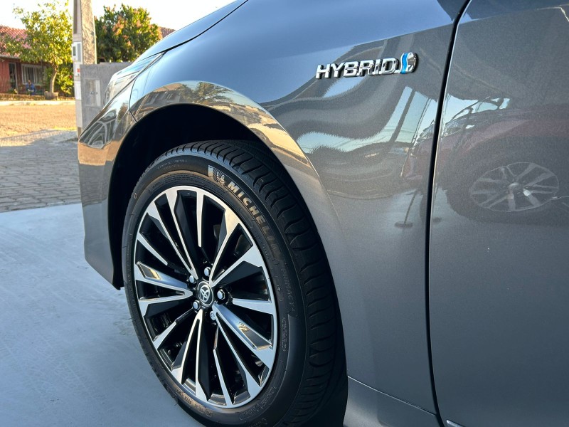 TOYOTA COROLLA ALTIS PREM HYBRID 1.8 /2024 IDEAL VEÍCULOS LAJEADO / Carros no Vale