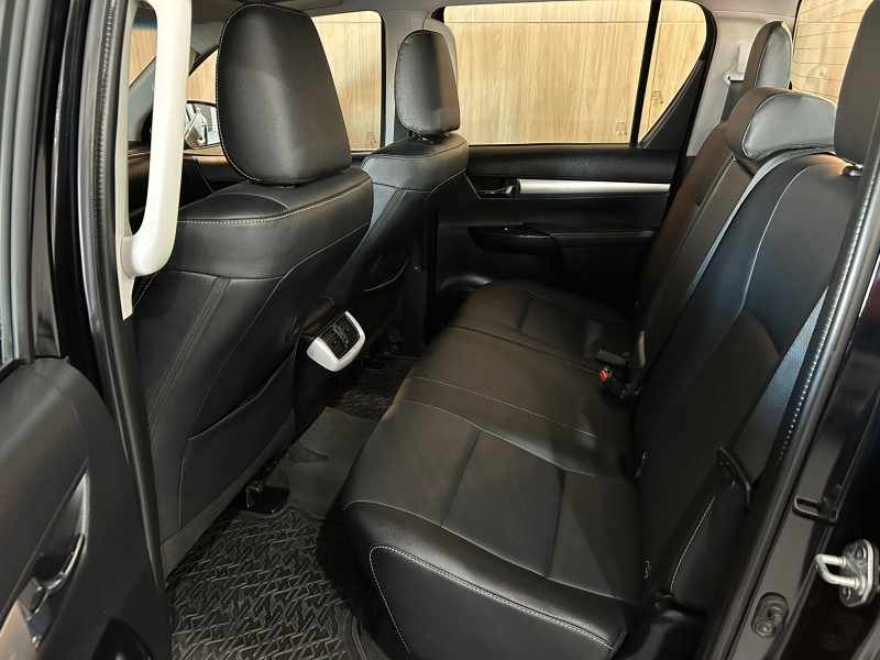 TOYOTA HILUX CAB.DUPLA SRV 2.8 TB /2022 IDEAL VEÍCULOS LAJEADO / Carros no Vale