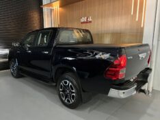 TOYOTA HILUX CAB.DUPLA SRV 2.8 TB /2022 IDEAL VEÍCULOS LAJEADO / Carros no Vale
