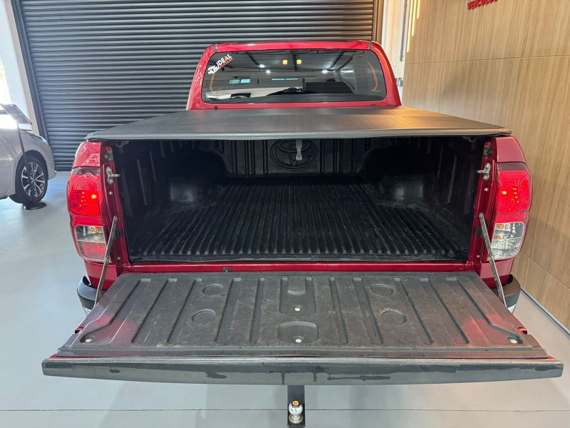 TOYOTA HILUX CD SRX 2.8 TURBO 4X4 /2016 IDEAL VEÍCULOS LAJEADO / Carros no Vale