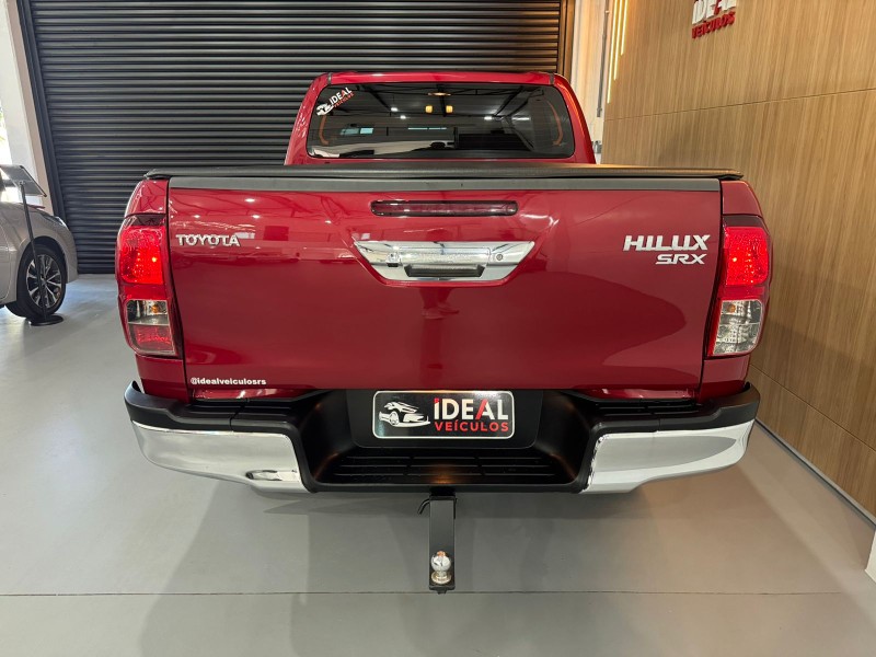 TOYOTA HILUX CD SRX 2.8 TURBO 4X4 /2016 IDEAL VEÍCULOS LAJEADO / Carros no Vale