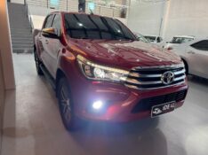 TOYOTA HILUX CD SRX 2.8 TURBO 4X4 /2016 IDEAL VEÍCULOS LAJEADO / Carros no Vale