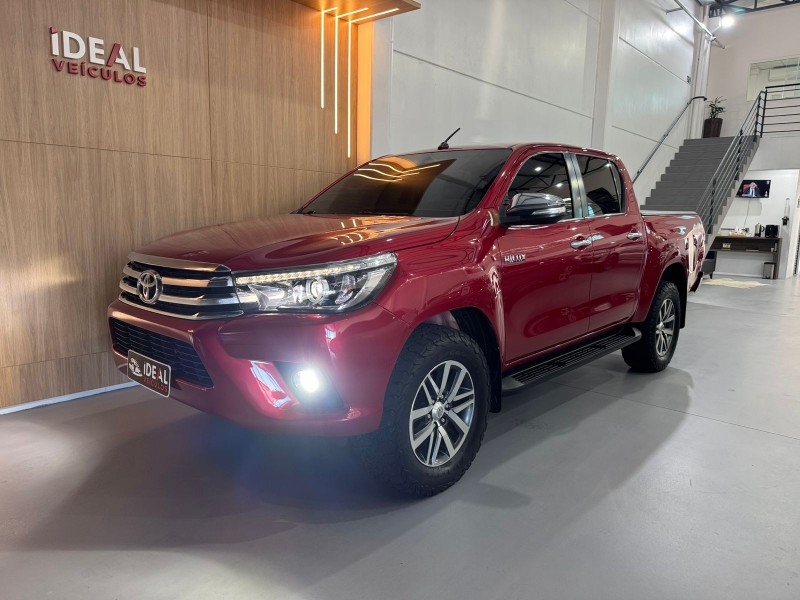 TOYOTA HILUX CD SRX 2.8 TURBO 4X4 /2016 IDEAL VEÍCULOS LAJEADO / Carros no Vale